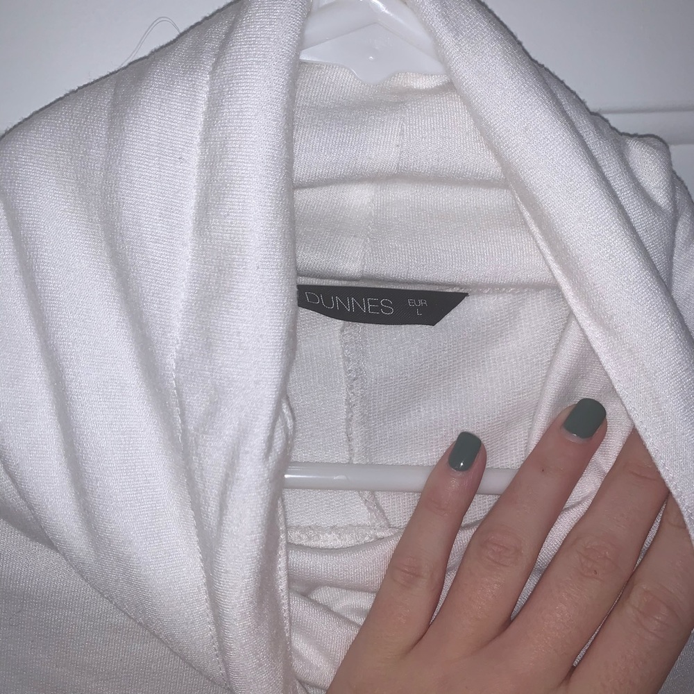 White Pull Over With Mesh Bottom - image 4